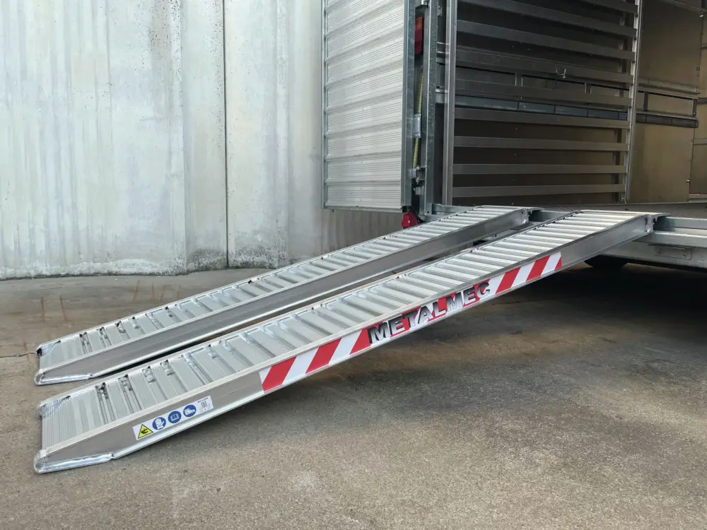 Markenware Metalmec Auffahrschiene ohne Rand Alu L2000 mm, B300 mm, 2700 kg (Verpackungseinheit 1 Paar)