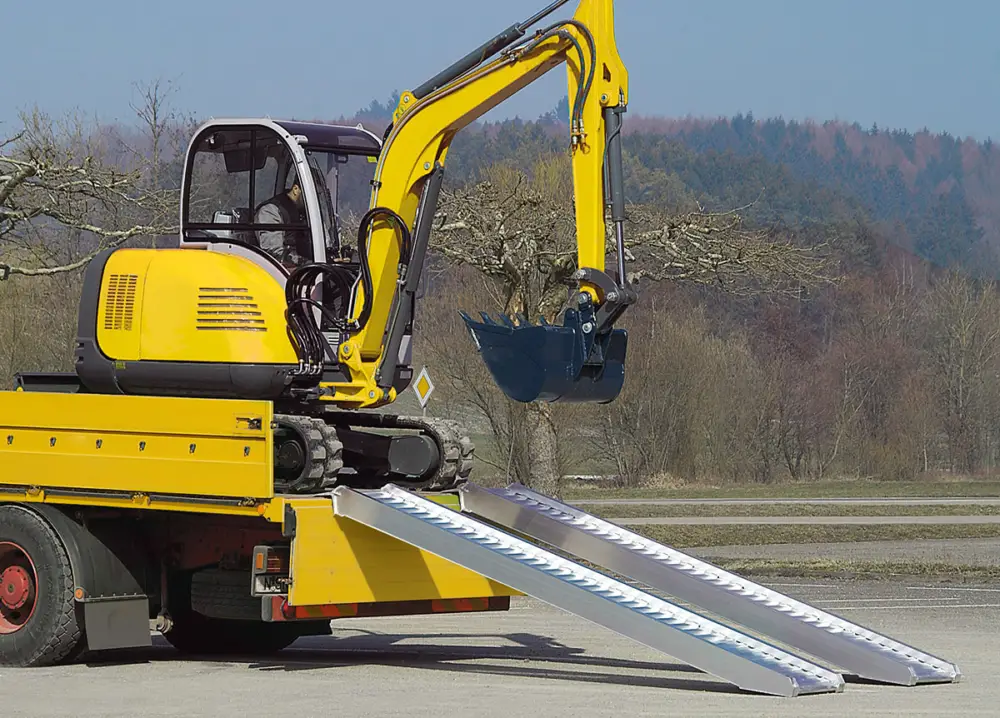 Sonderaktion Altec Auffahrrampe AVS 200 LG mit Rand - 4285 mm