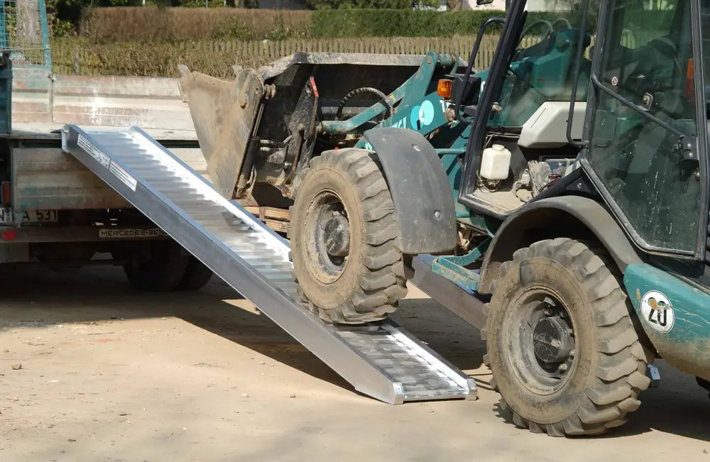 Solange Der Vorrat Reicht Altec Auffahrrampe AVS 130 VS mit Rand - 3590 mm