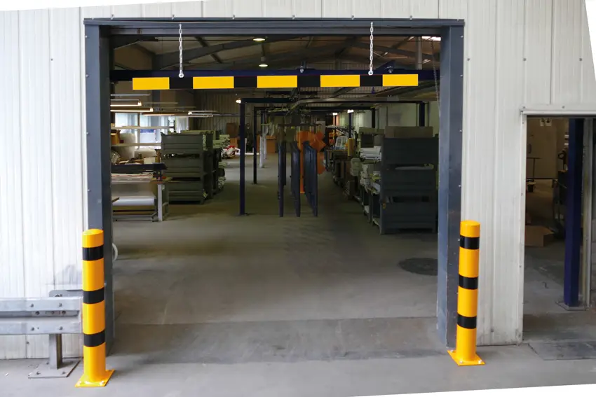 Schake Höhenbegrenzer Barriere 100 x 50 mm gelb schwarz einseitig markiert - 5000 mm Sonderaktion